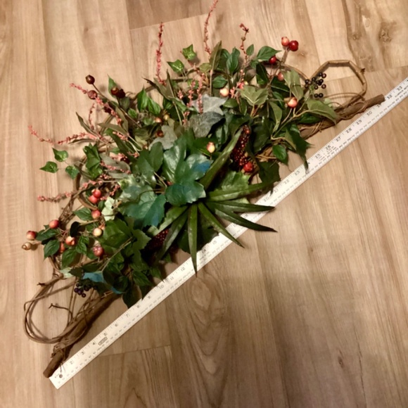 Artificial Greenery Ivy Floral Grapevine Wooden Wall Decor - Picture 4 of 7